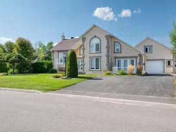 208 Rue Savignac, Saint Germain De Grantham, QC, J0C 1K0 hou.