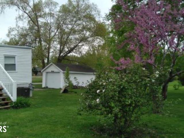 208 W Pleasant
