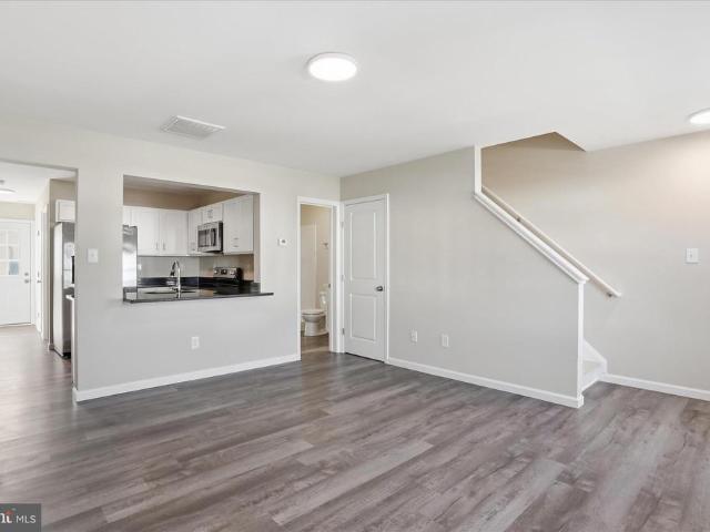 208 White Violet Way