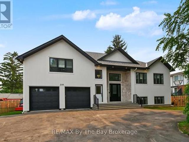 208 Thomas Street, Clearview Stayner, ON, L0M 1S0 house for sale | Listing ID S13583 | Royal LePage
