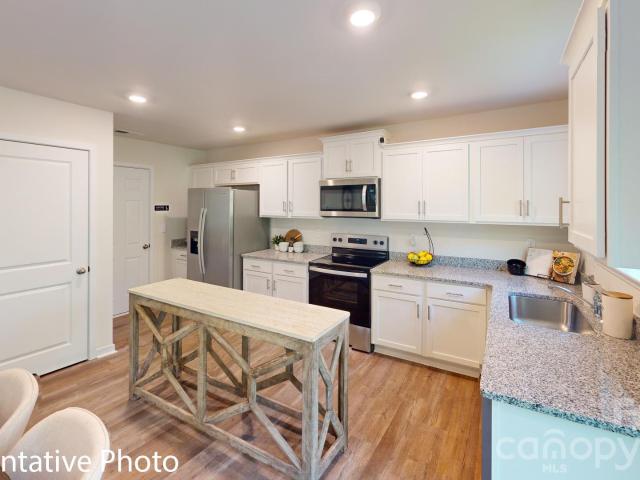 2094 10th Street SE