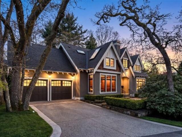 2096 Falkland Pl, Oak Bay, BC, V8S 4M5 house for sale | Listing ID 1031 | Royal LePage