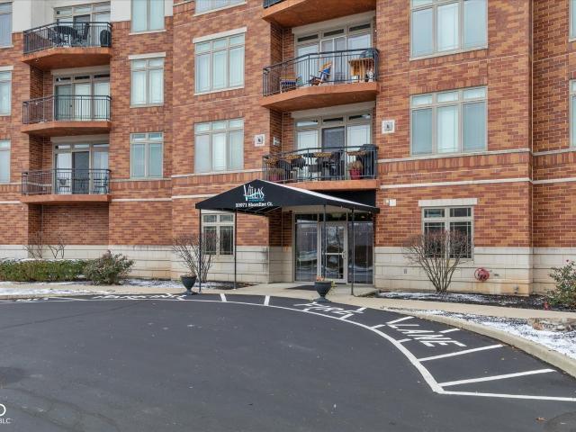 20971 Shoreline Ct, Unit 214, Noblesville, IN 46062 | MLS #22081