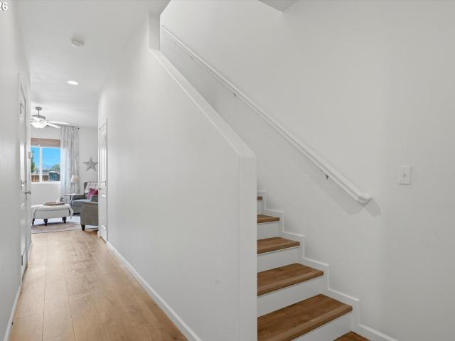 2097 nw woodland dr