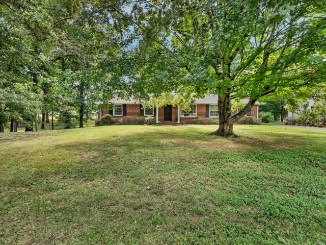 2097 Post Rd