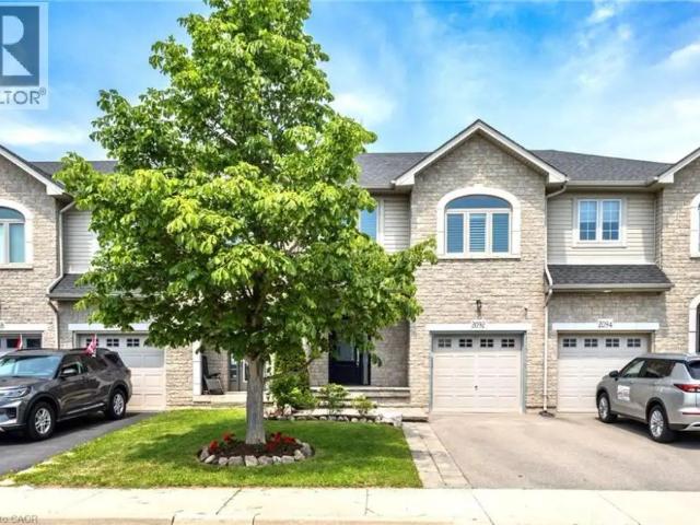 2092 ENGLISH Crescent — 3 Bedroom