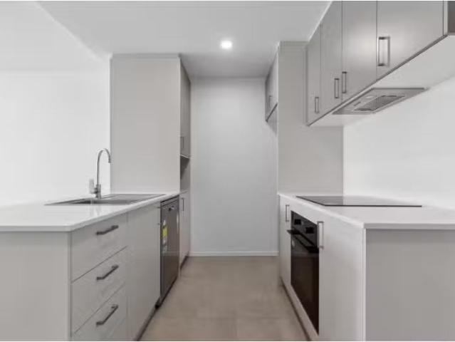 209/2 Limburg Way, Greenway Apartment for rent Listed by Anto.