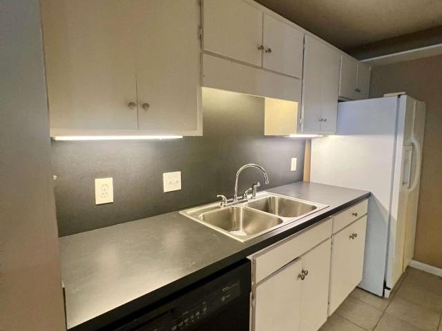 2092 S Sherwood Street G52