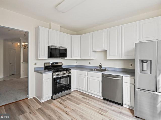 20933 Cedarpost Square # 203