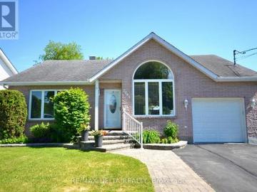 2093 Woods Street, Clarence Rockland, ON, K4K 1H7 house for sale | Listing ID X13424 | Royal LePage