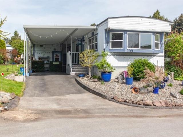 209 1840 Street, Surrey, BC, V4A 4X4 house for sale | Listing ID R3118 | Royal LePage