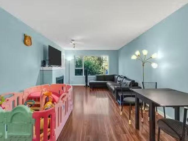 209 4728 Dawson Street, Burnaby, BC, V5C 0A9 Single Family P.