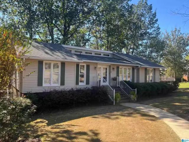 209 AVANTI CIR, HOOVER, AL 35226