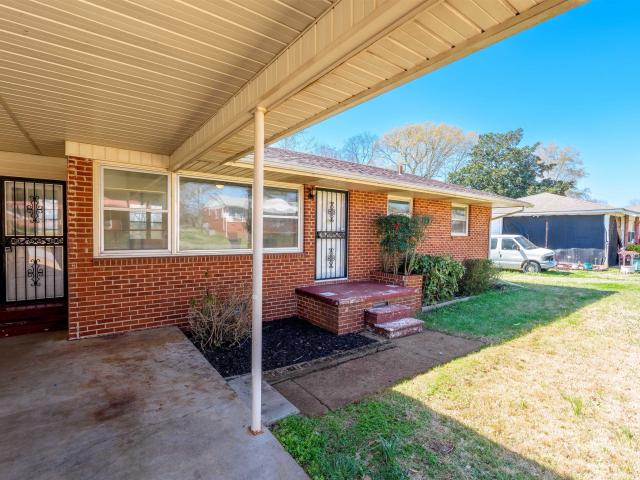 209 Davis Ave