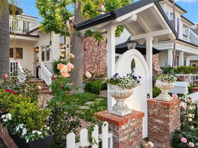 209 Diamond Avenue