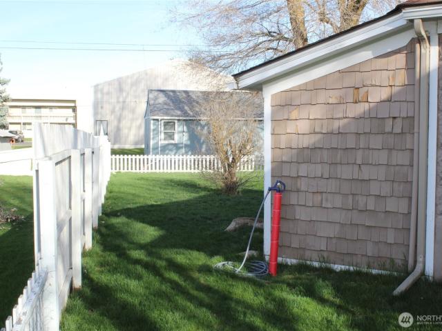 209 E Alder Avenue