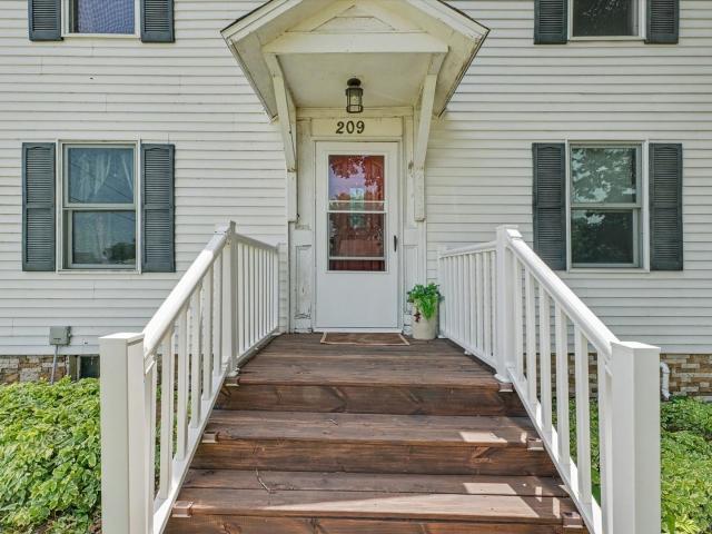 209 E Sangamon Street