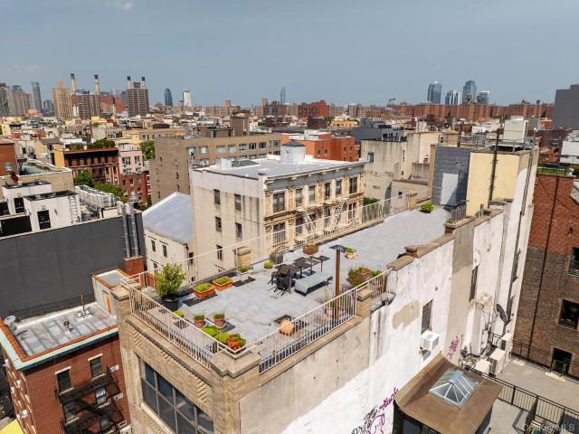 209 East 2nd Street, Unit 7