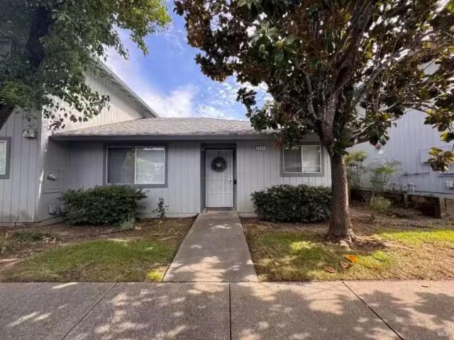209 ELBRIDGE AVE APT G, CLOVERDALE, CA 95425
