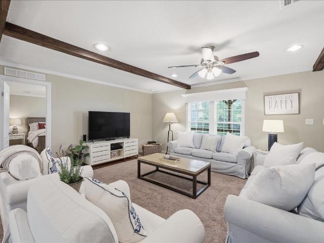 209 Knollwood Drive