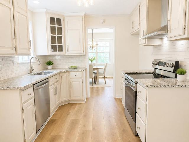 209 Oak Drive W