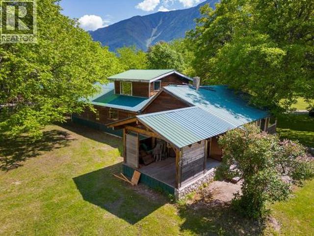 209 Lardeau River Road, Lardeau, BC, V0G 1N0 Luxury House for sale | Listing ID 10366 | Royal LePage Carriage Trade Luxury Properties