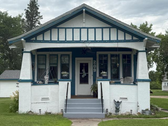 209 Lincoln Avenue NE