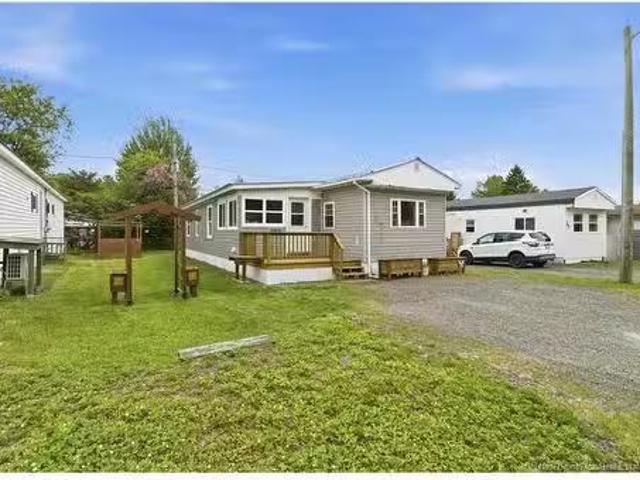 209 Moore St, Lincoln, NB, E3B 8L9 house for sale Listing I.