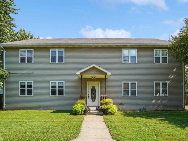 209 S Mary St, Stronghurst, IL 61480