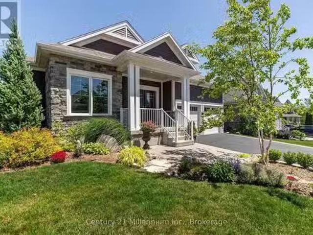 209 Snowberry Lane, Georgian Bluffs, ON, N0H 1S0 house for s.