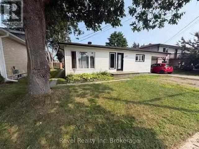 209 Salter Street, West Nipissing Sturgeon Falls, ON, P2B 3B.
