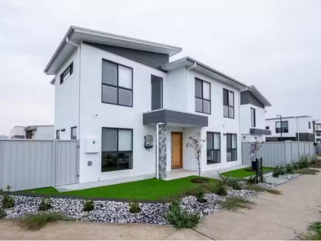209 Sculthorpe Avenue, Whitlam House for rent Listed by Leasi.
