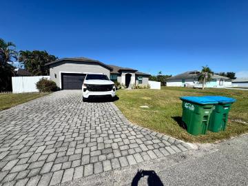 209 SE 26th Ter, Cape Coral, FL 33904 | MLS #2026022