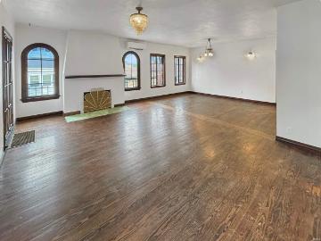 209 W 9th Street