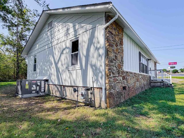 209 W Hwy 62