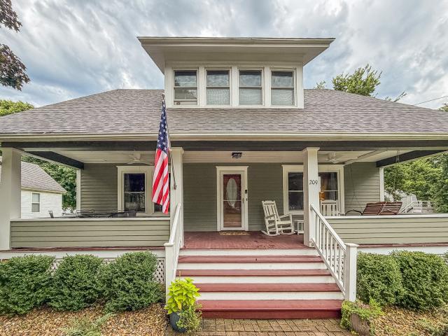 209 W Sangamon Street