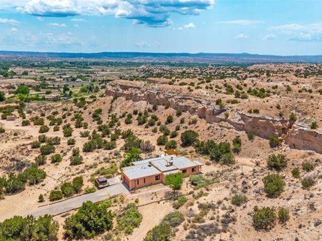 209 Thankhohay Poe, Santa Fe, NM 87506