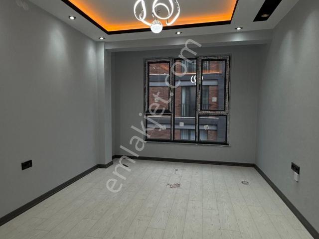 2+0 65 M2 Ebeveny Banyolu Balkonlu