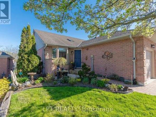 20 90 Ontario Street S, Lambton Shores Grand Bend, ON, N0M 1T0 townhouse for sale | Listing ID X13614 | Royal LePage
