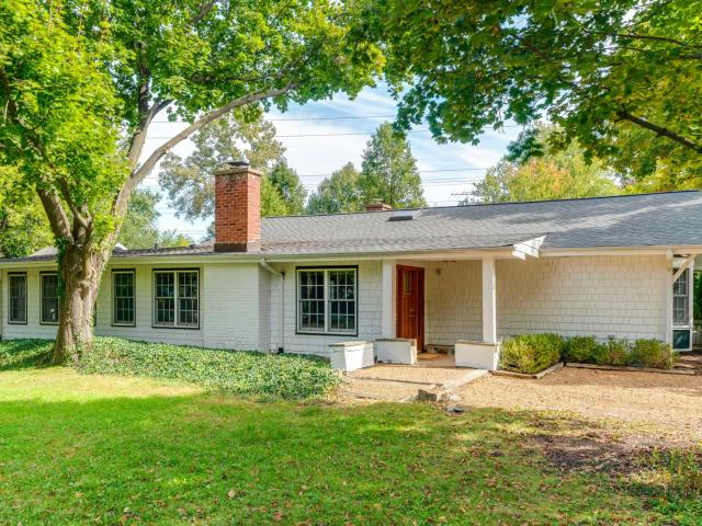 20 W Old Elm Road