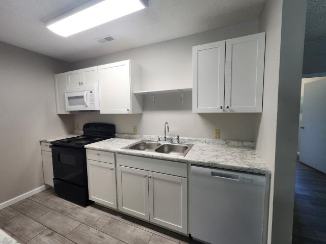 20 W Borden St