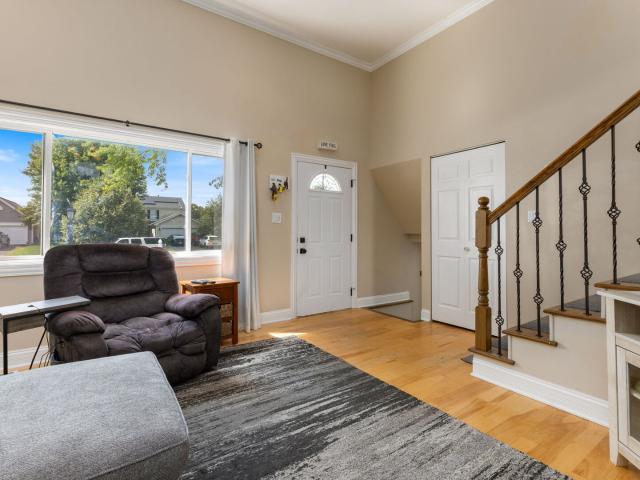 20 W Fullerton Avenue