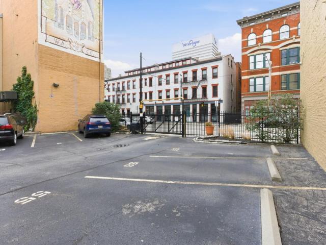 20 W Twelfth Street