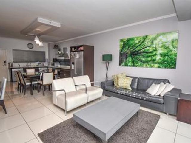 20 west on the market 2 bedroom 2 ba.