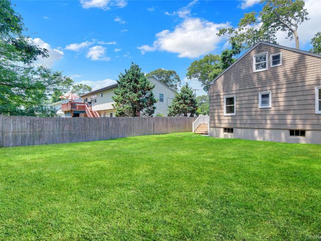 20 Whitman Ave, Islip, NY 11751 | MLS #893906