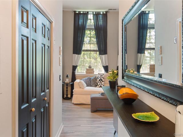 20 Whippoorwill Road E 2J