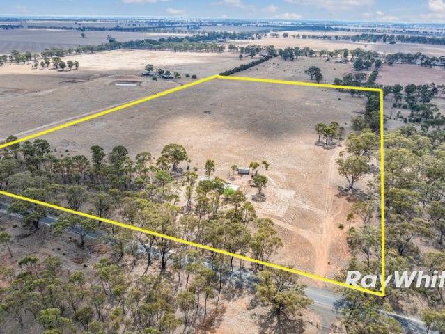 20 Acre Country Retreat Only 25 Mins to Huntly!