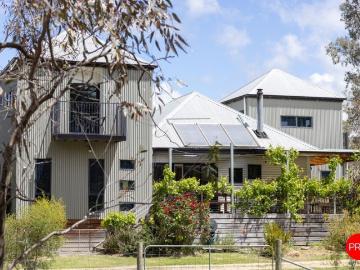 20 acres with no neighbours and central to Daylesford and Castlemaine
