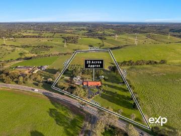 20 Acres of Privacy, Prestige & Endless Possibilities A Rare Hills Lifestyle Opportunity Only 40 Minutes from the CBD