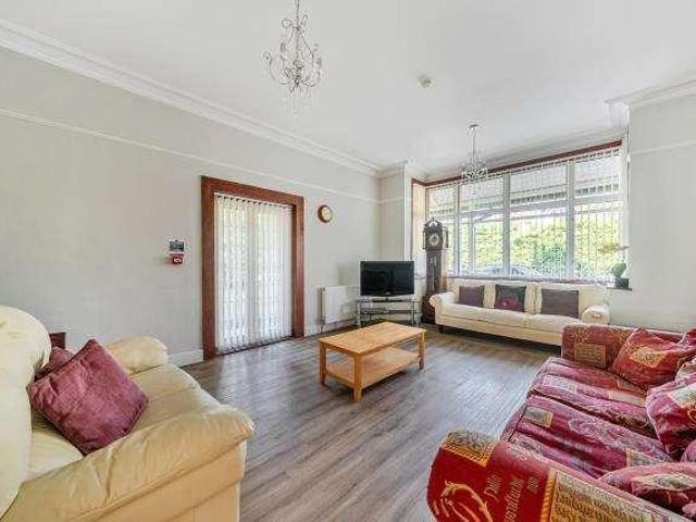20 bed house for sale